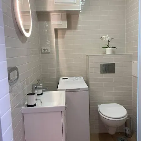 Charming Retreat In The Heart Of